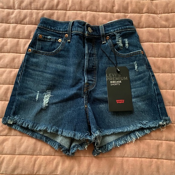 LEVIS RIBCAGE shorts - Picture 2 of 5